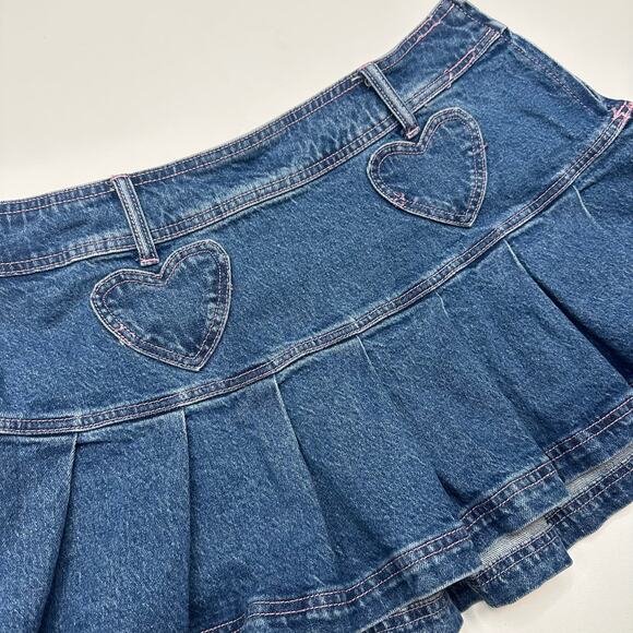 Vintage Y2K Pleated Denim Mini Skirt with Heart Pockets Size Medium - Picture 1 of 8